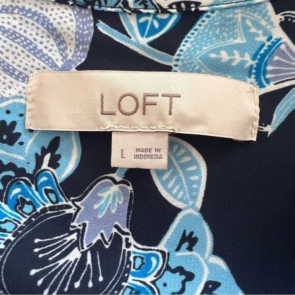 Loft Ruffle Cap Sleeve Navy Blue and White Floral Tropical Print Top - Picture 6 of 7
